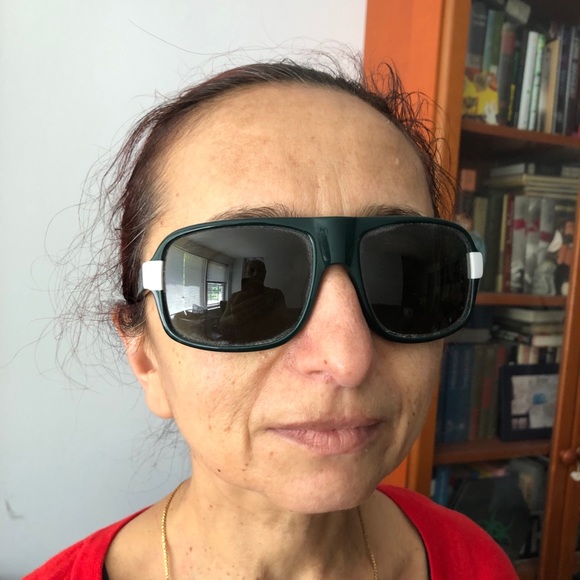 Lacoste Sunnies - Picture 5 of 6